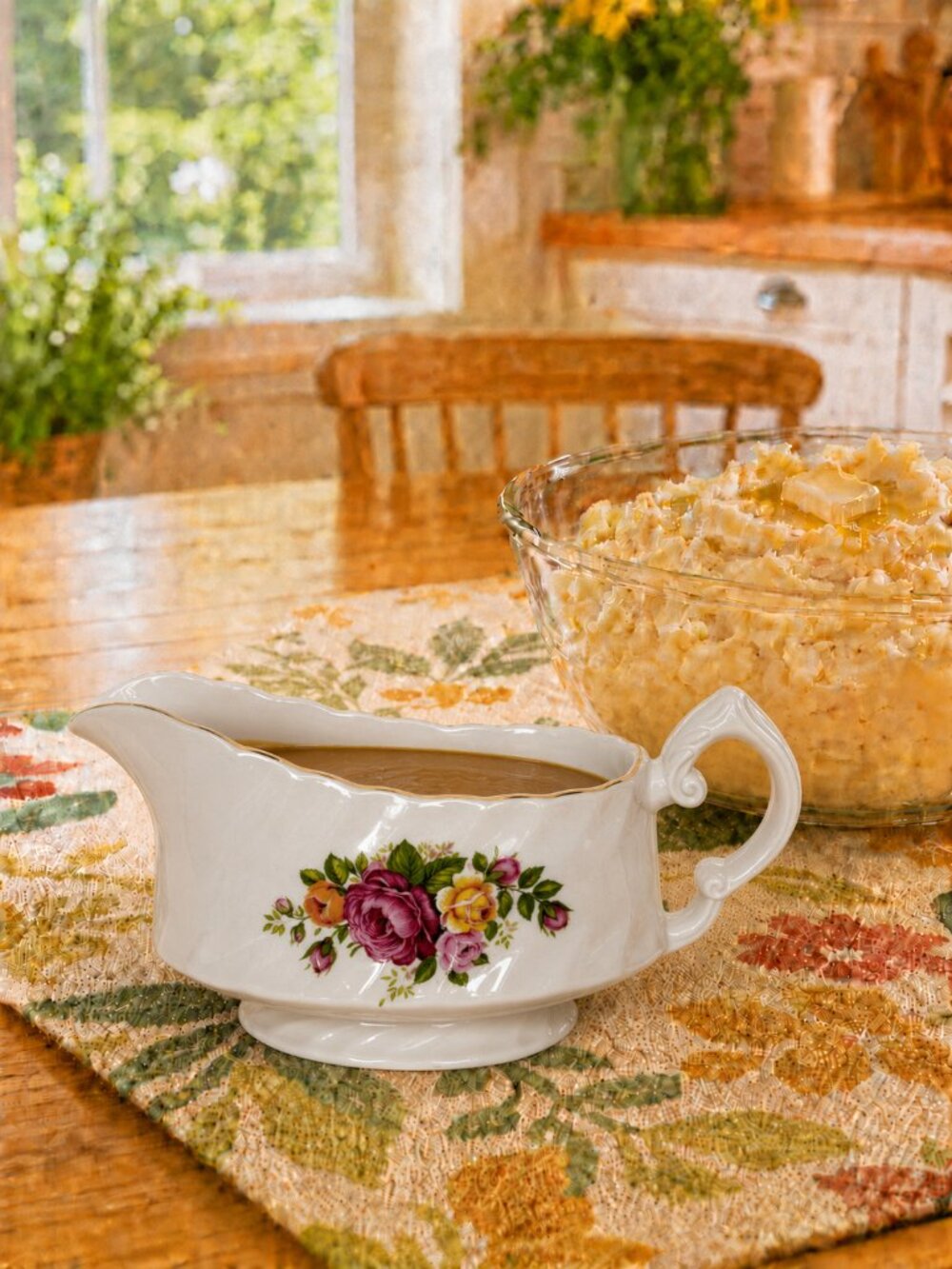 Vintage Wood & Sons Cottage Rose England Ironstone Gravy Boat 12 oz